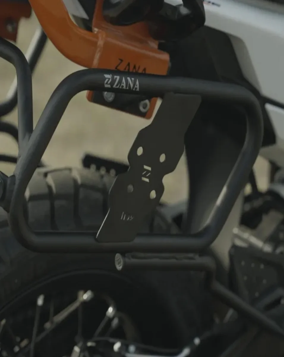 ADV 390 Saddle Zana